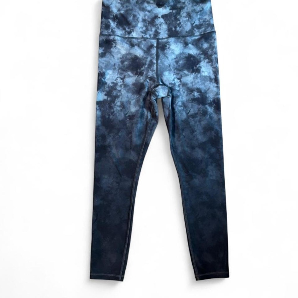 Athleta Elation Printed‎ 7/8 Tight Black and blue tie-dye leggings size small
